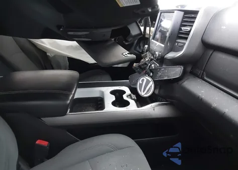 2021 Ram 2500 Big Horn 4X4 6'4 Box z USA, uszkodzony, nr VIN 3C6UR5DL5MG676865